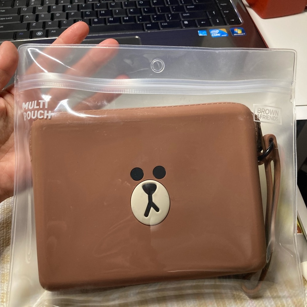 Line Friends Brown silicone square multi pouch